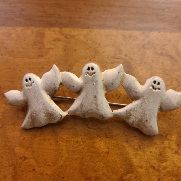 3 Ghost Brooch - Picture 1 of 6